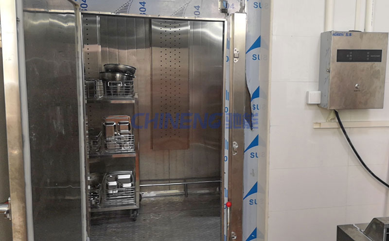 通藝實驗學校食堂消毒房