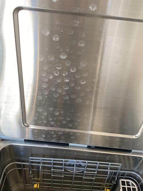 商用洗碗機洗的碗為什么有水跡？